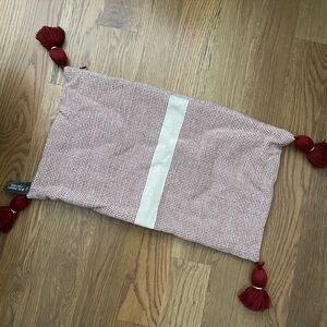 Threshold Pillowcase